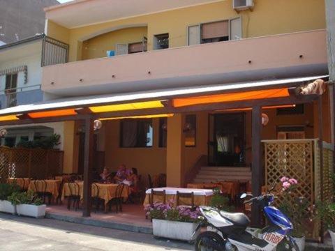 Un Posto Al Sole Bed & Breakfast Torretta  ภายนอก รูปภาพ