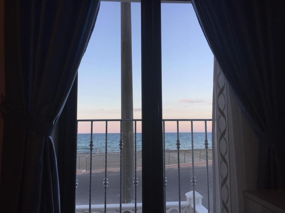 Un Posto Al Sole Bed & Breakfast Torretta  ภายนอก รูปภาพ